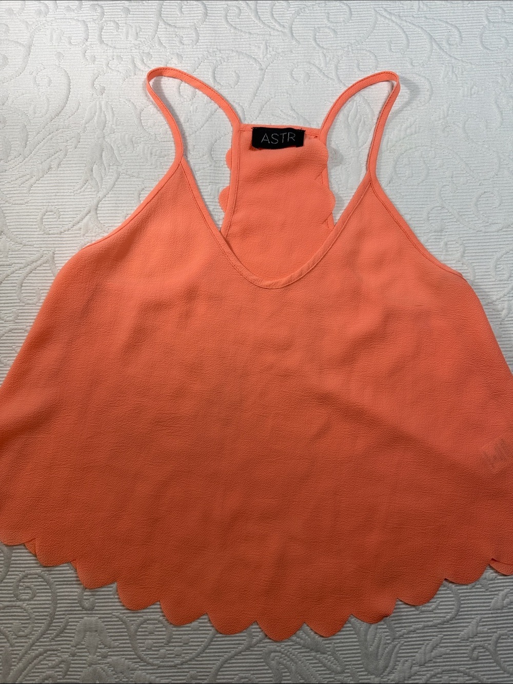 ASTR Coral Scalloped-Hem Spaghetti Strap Camisole/Tank. Summer. XS.